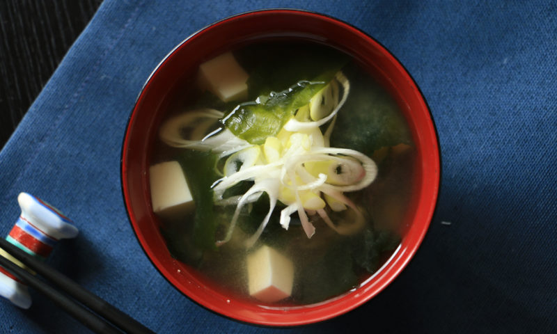 豆腐とわかめの味噌汁